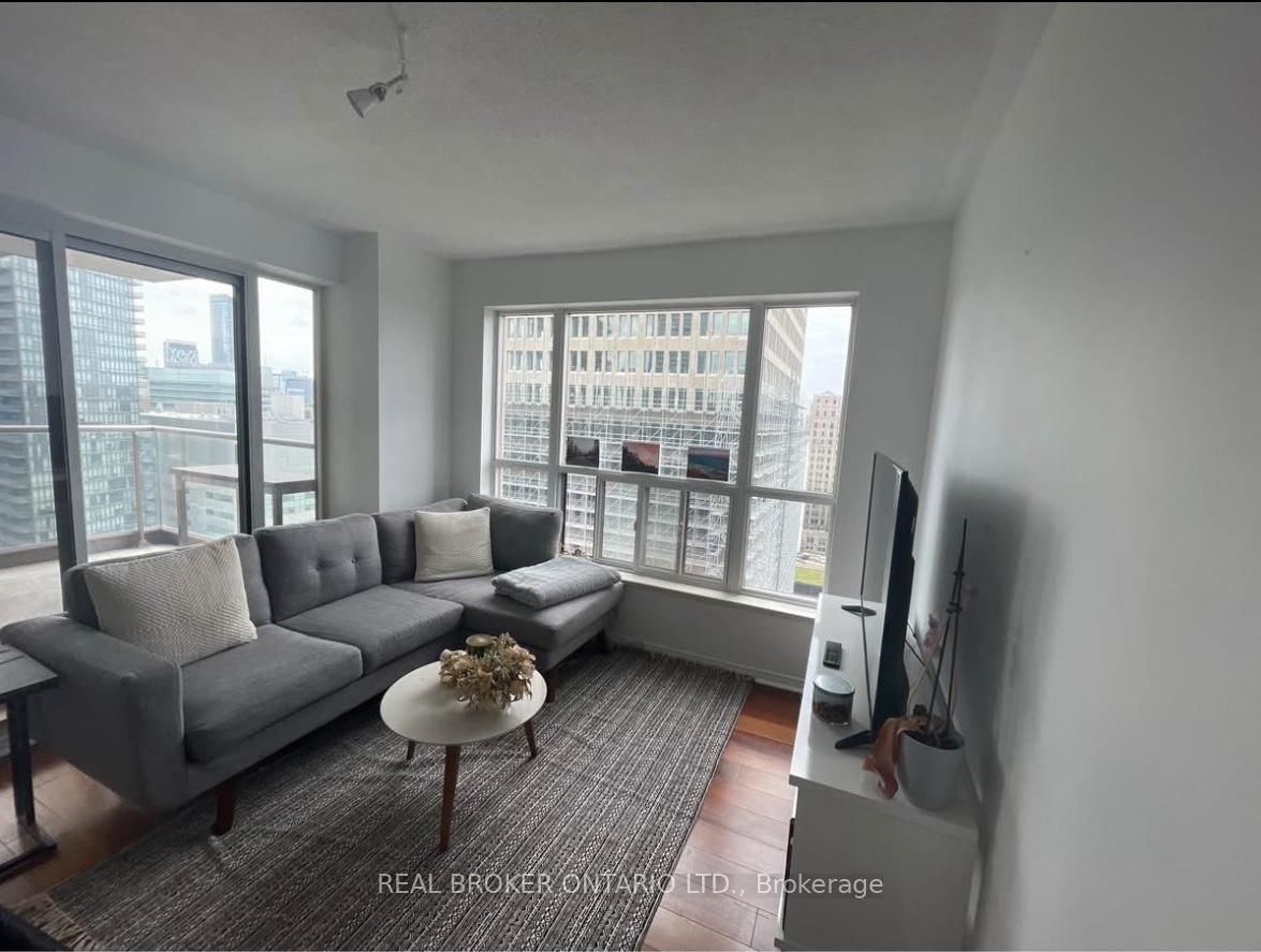 Condo leased at 2105-909 bay Street, Toronto, Bay Street Corridor, M5S 3G2 - MLS: C12092687