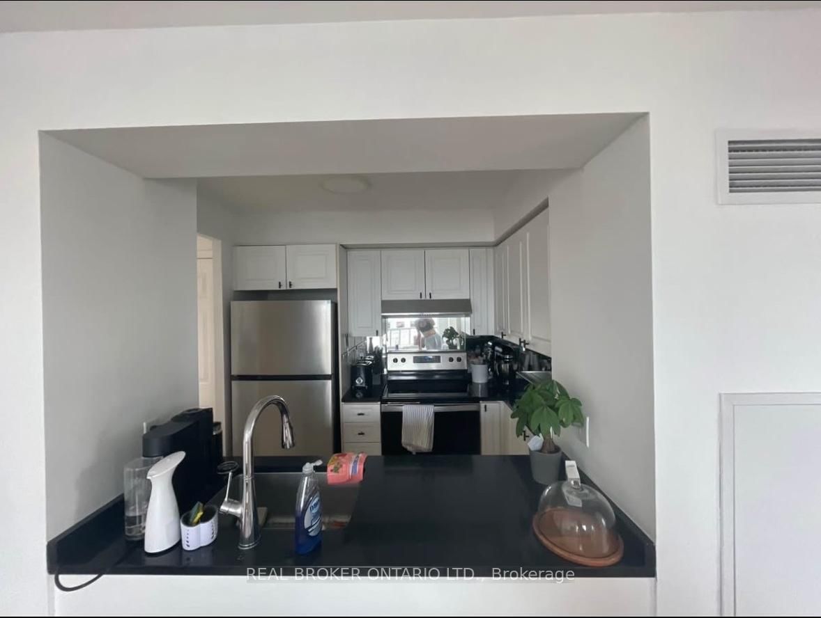 Condo leased at 2105-909 bay Street, Toronto, Bay Street Corridor, M5S 3G2 - MLS: C12092687