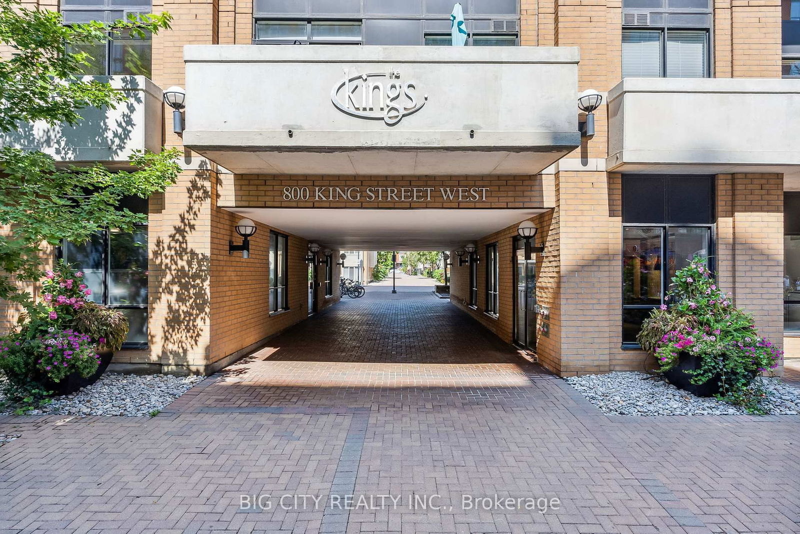 Condo leased at 202-800 King Street, Toronto, Niagara, M5V 3M7 - MLS: C12092835