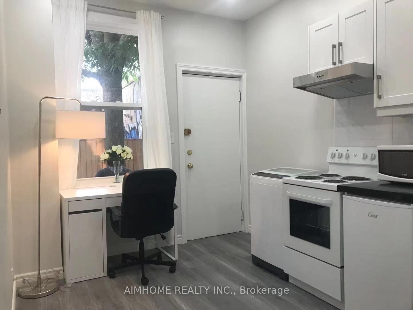 Semi-Detached House for lease at R102-26.5 Glasgow Street, Toronto, Kensington-Chinatown, M5T 2C1 - MLS: C12092931