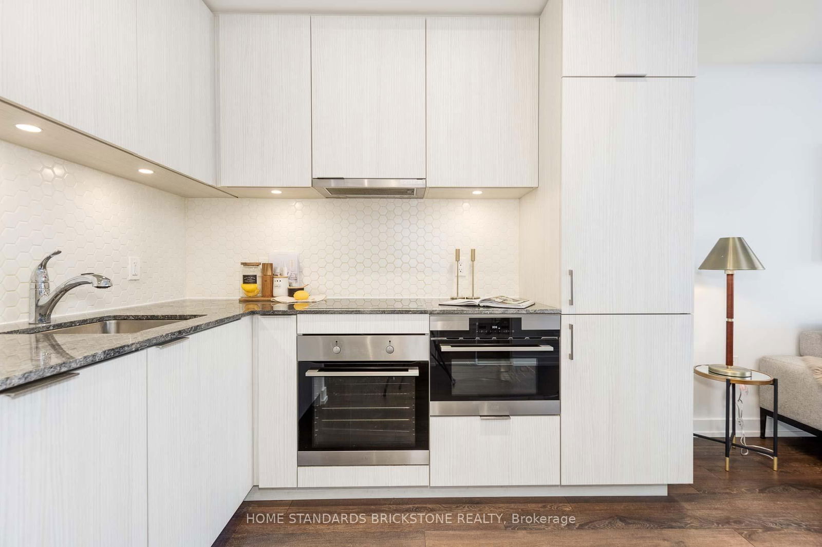 Condo for sale at 412-158 Front Street, Toronto, Moss Park, M5A 0K9 - MLS: C12092966