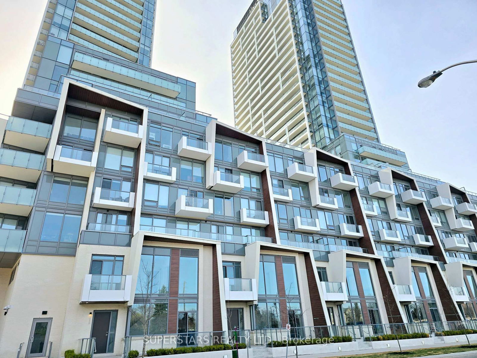 Townhouse for lease at 633-7 Golden Lion Heights, Toronto, Newtonbrook East, M2M 0C1 - MLS: C12093027