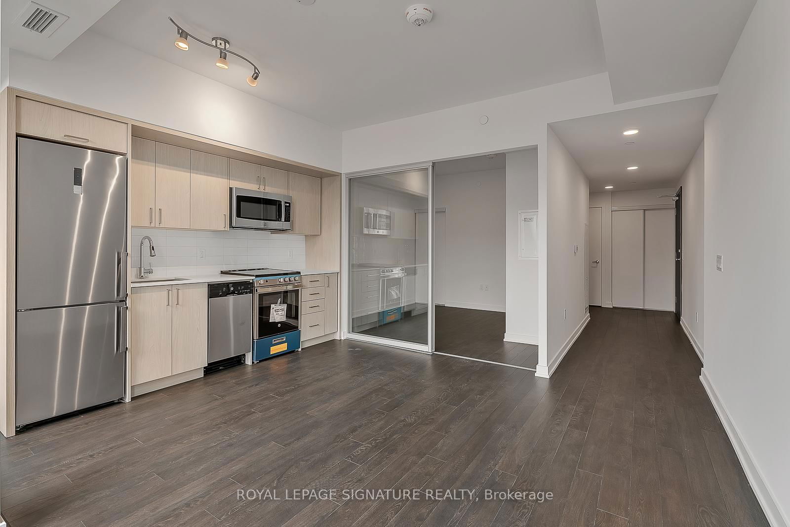 Condo sold at 608-1 Cardiff Road, Toronto, Mount Pleasant East, M4P 1N3 - MLS: C12093254