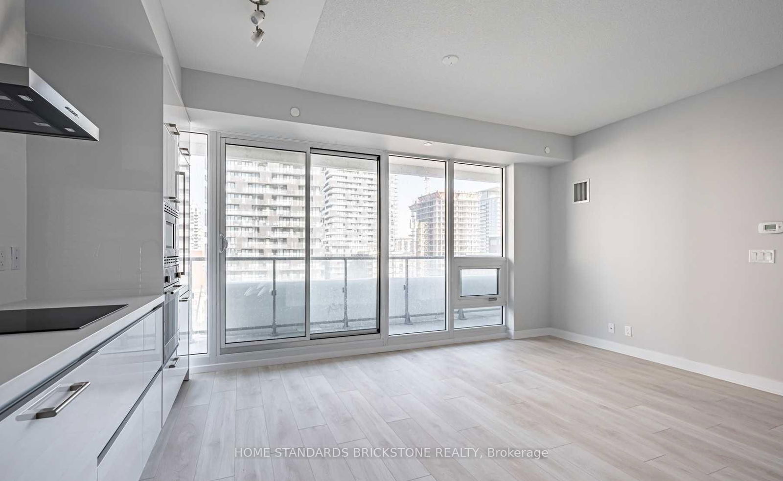Condo leased at 1311-2221 Yonge Street, Toronto, Mount Pleasant West, M4S 2B4 - MLS: C12093289