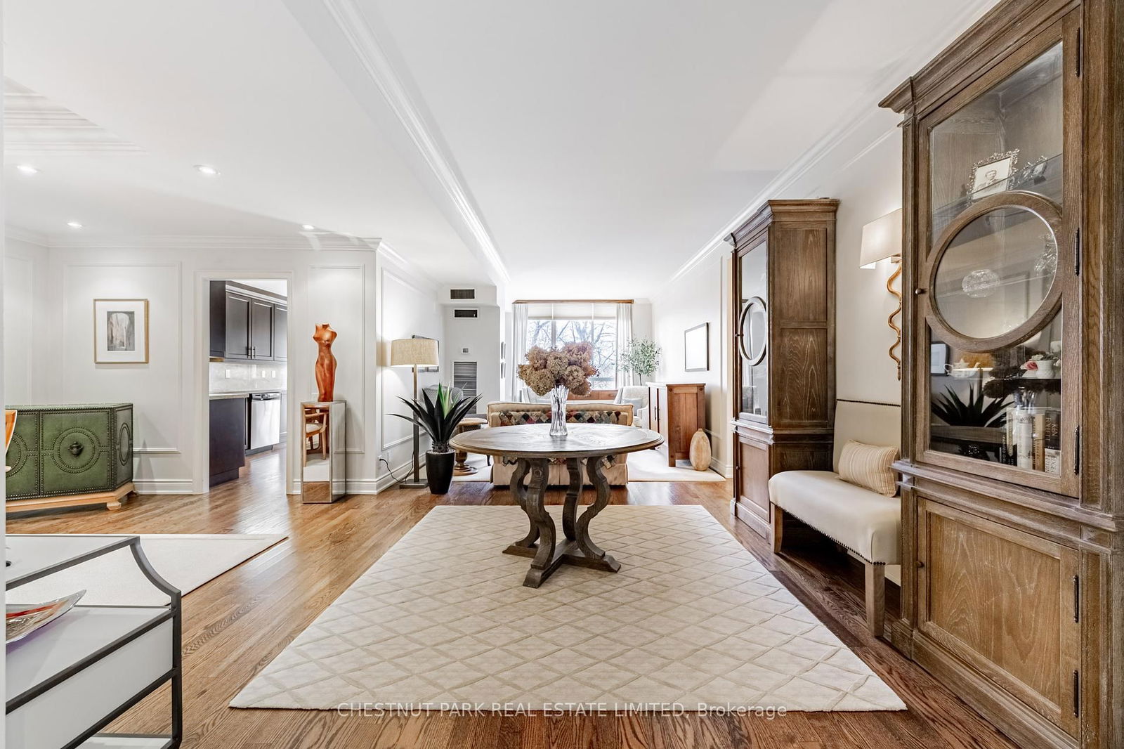 Condo sold at 810-2900 Yonge Street, Toronto, Lawrence Park South, M4N 3N8 - MLS: C12093471
