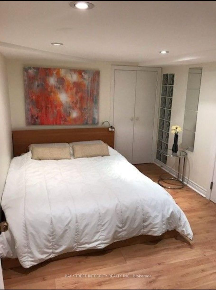 Semi-Detached House for lease at Lower-380 Crawford Street, Toronto, Trinity-Bellwoods, M6J 2V9 - MLS: C12094104