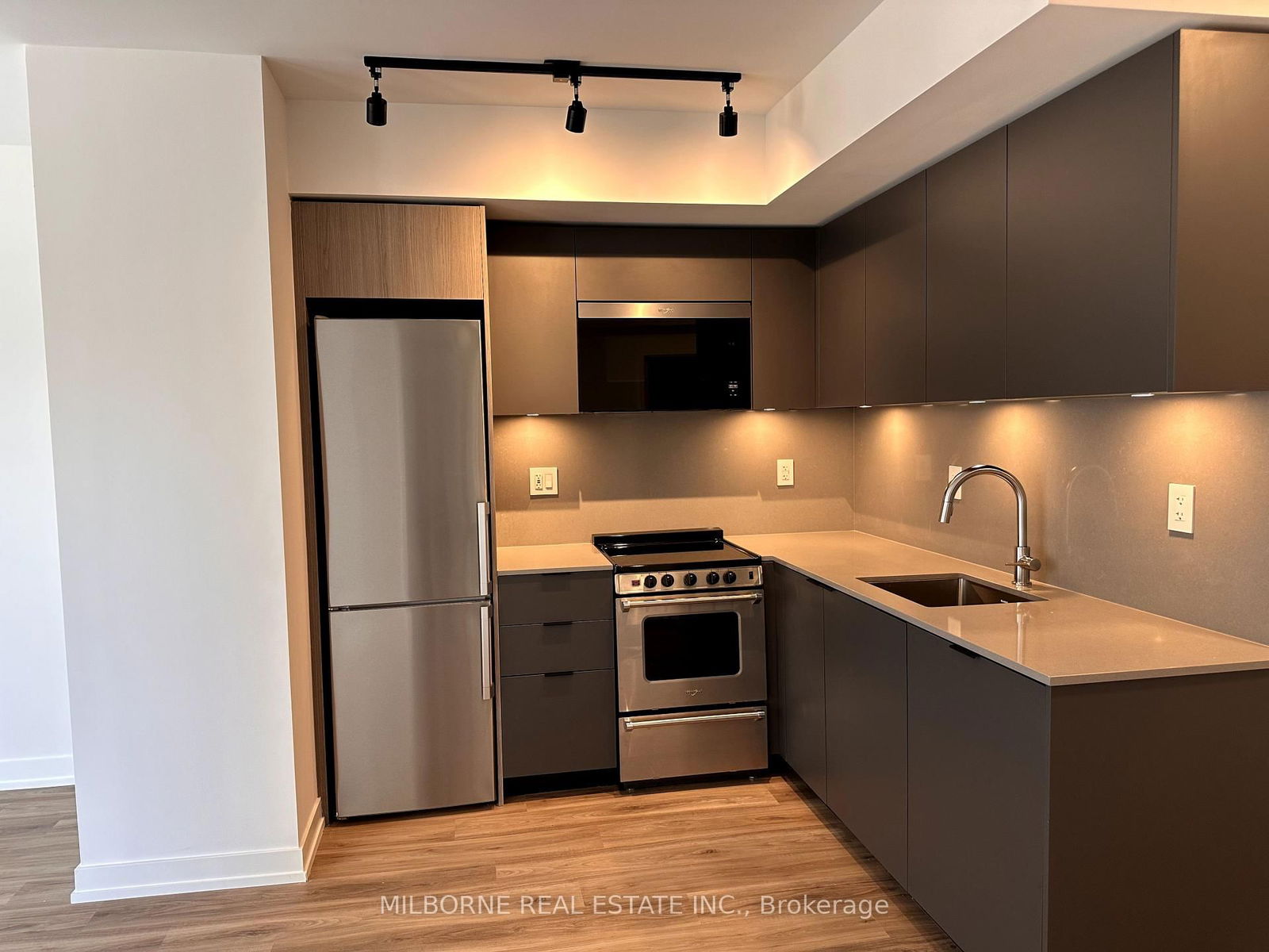 Condo for lease at 204-73 Broadway Avenue, Toronto, Mount Pleasant West, M4P 1V1 - MLS: C12094155