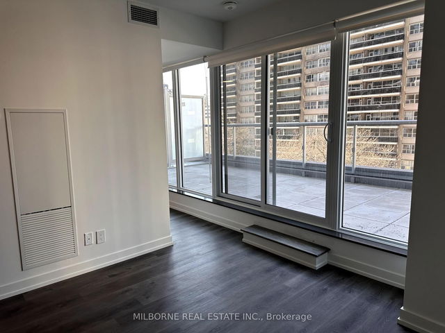 503 - 73 Broadway Avenue