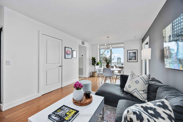2004 - 50 Lynn Williams Street