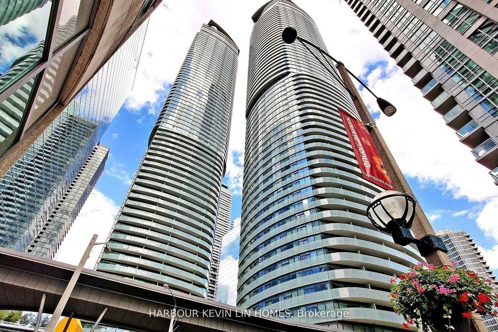 Condo leased at 1205-14 York Street, Toronto, Waterfront Communities C1, M5J 0B1 - MLS: C12094359
