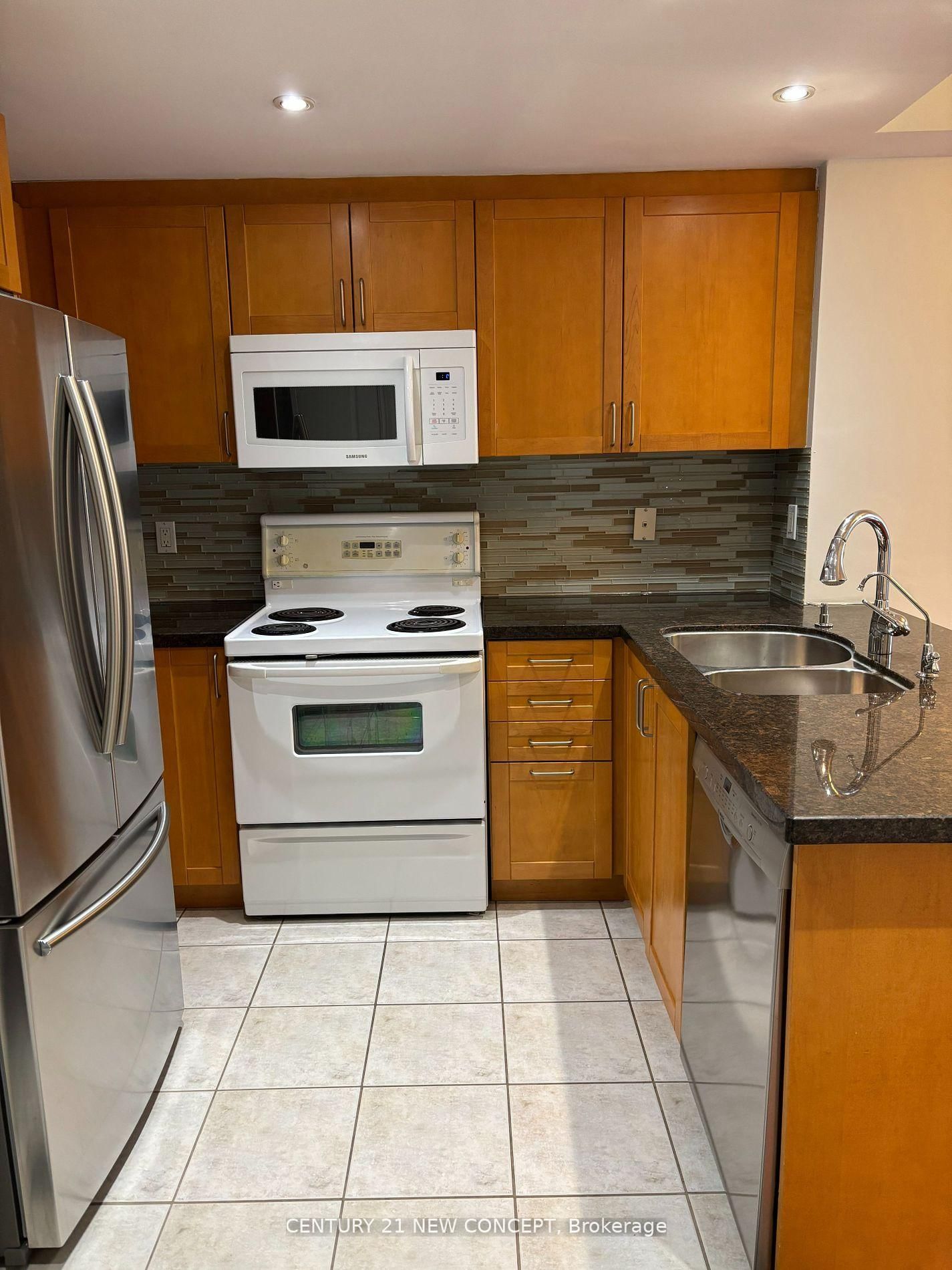 Condo for lease at 214-18 William Carson Crescent, Toronto, St. Andrew-Windfields, M2P 2G6 - MLS: C12094380