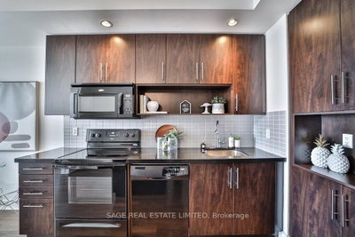 Unit 608 — 120 Homewood Avenue — photo 4