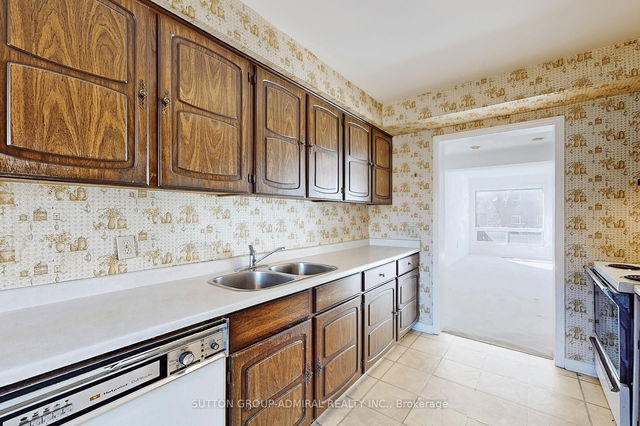 16 - 296 Torresdale Avenue
