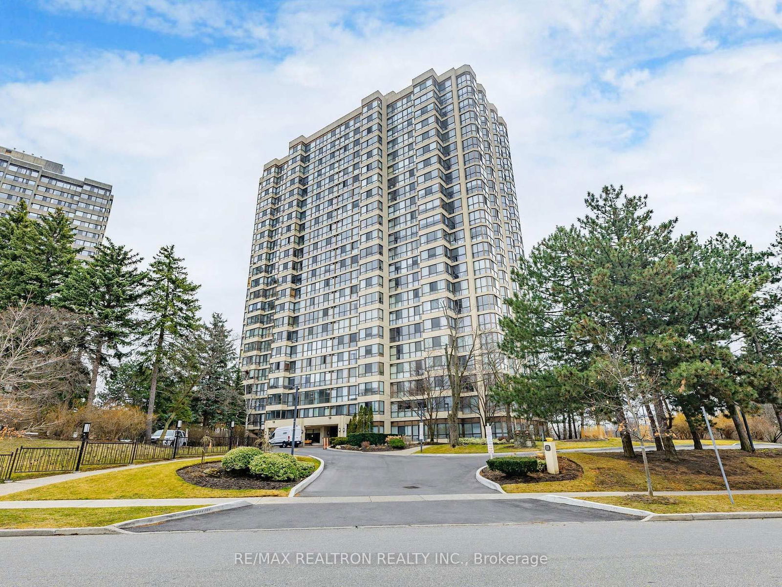 Condo for sale at 403-131 Torresdale Avenue, Toronto, Westminster-Branson, M2R 3T1 - MLS: C12095224