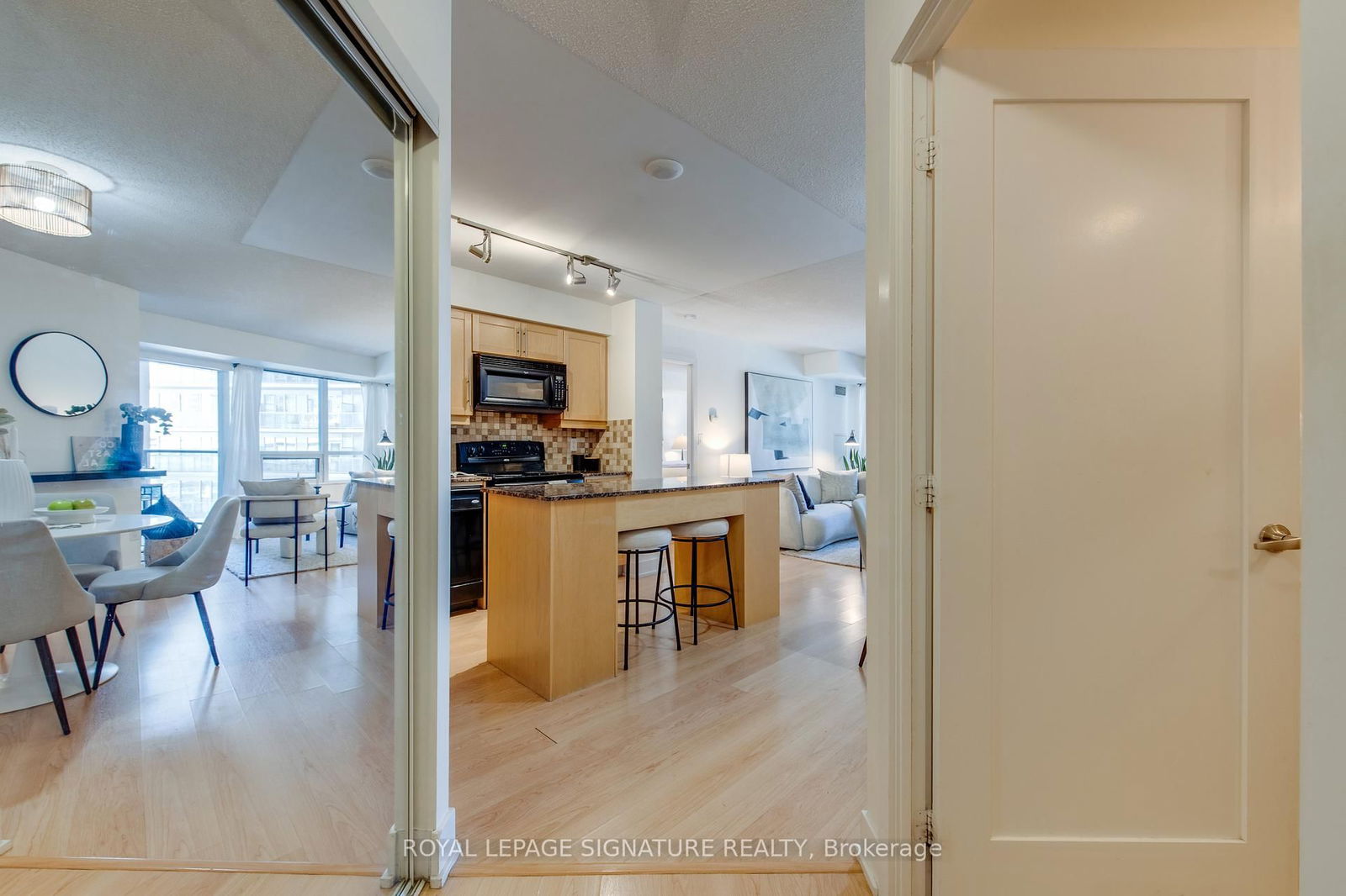 Condo for sale at 1401-20 Blue Jays Way, Toronto, Waterfront Communities C1, M5V 3W6 - MLS: C12095442