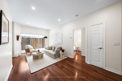 Unit 106 — 211 Randolph Rd, Toronto - Leaside image-0-2