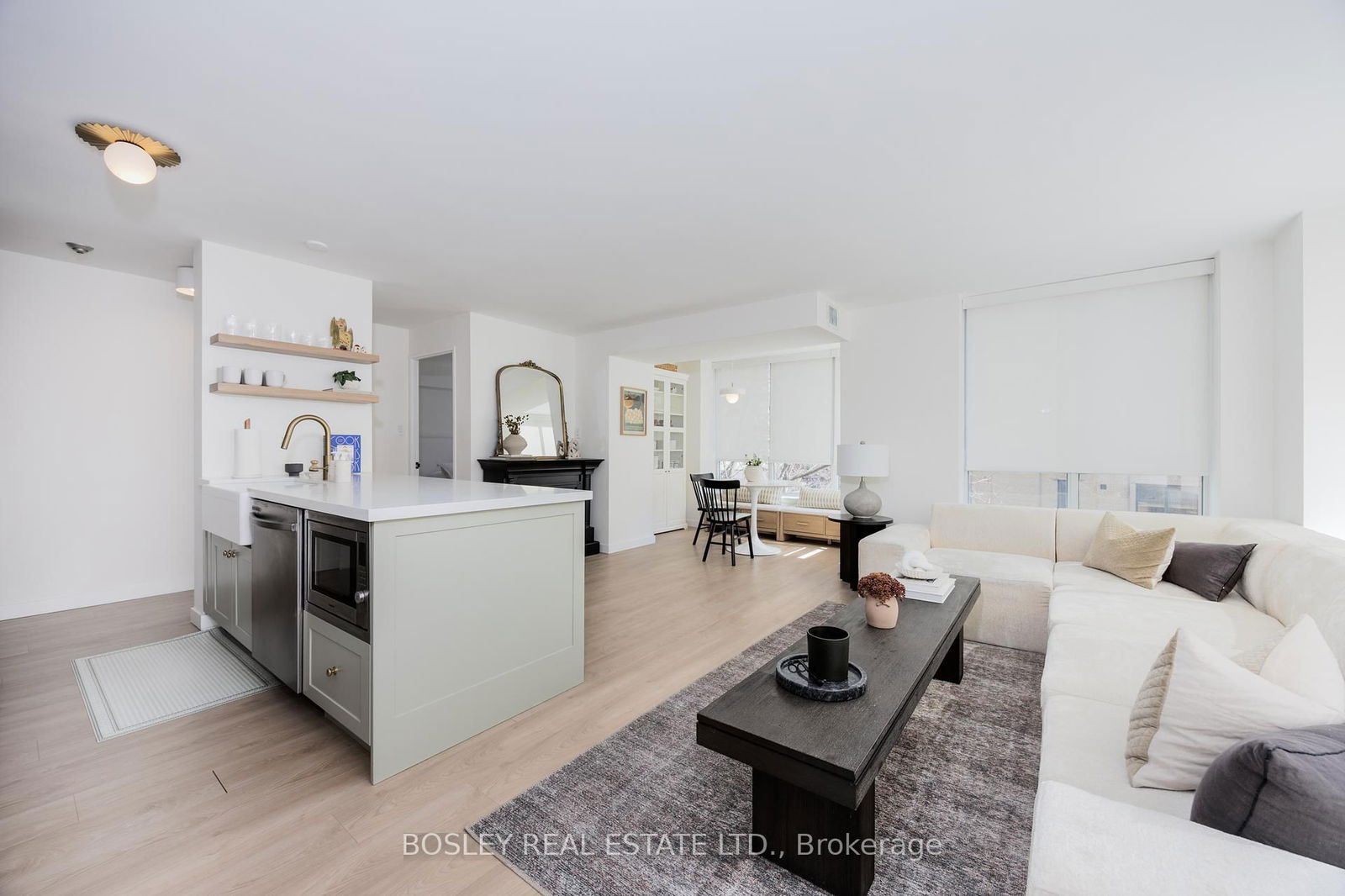 Condo sold at 405-801 King Street, Toronto, Niagara, M5V 3C9 - MLS: C12095750