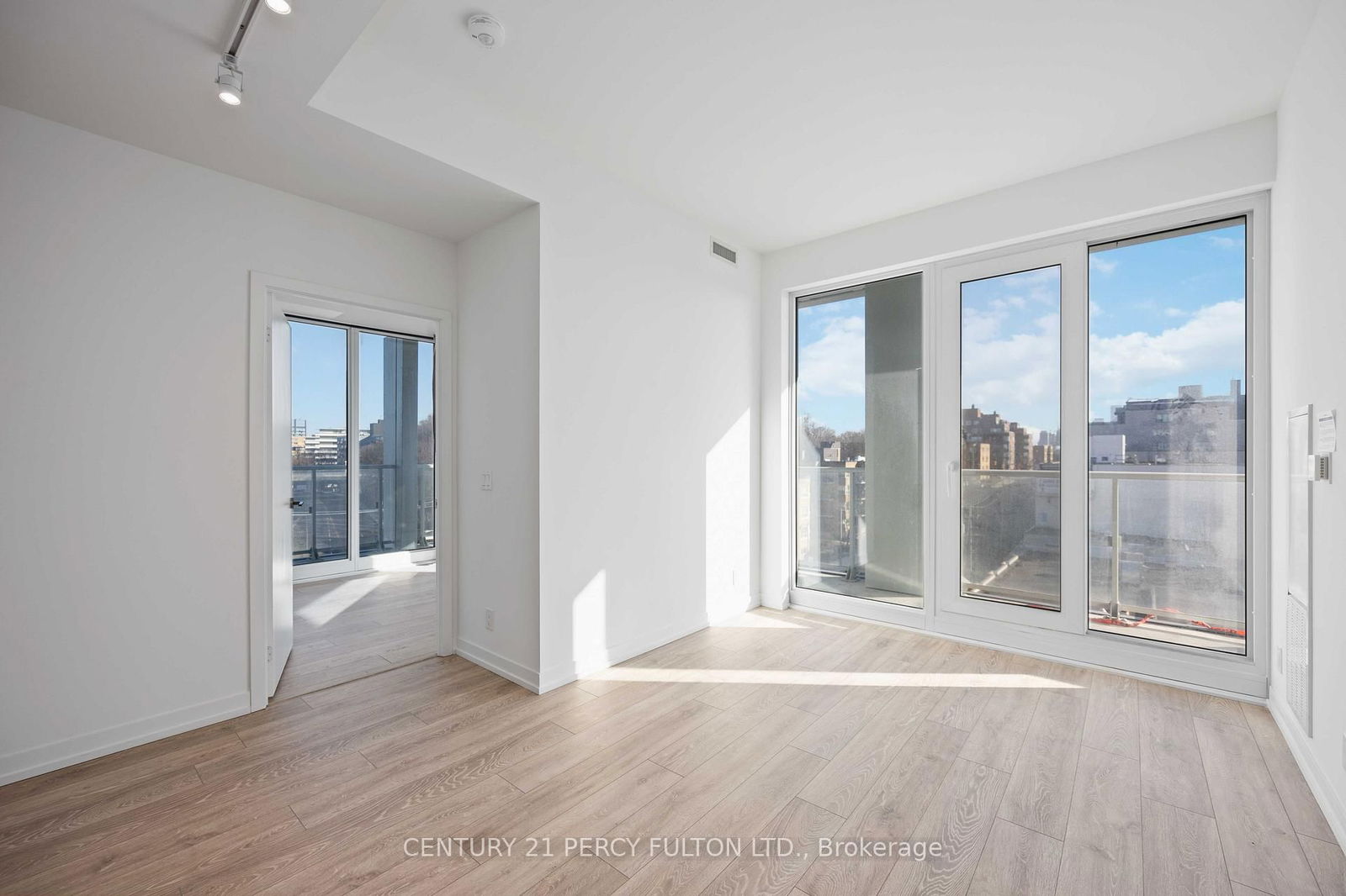 Condo for sale at 827-2020 Bathurst Street, Toronto, Humewood-Cedarvale, M5P 0A6 - MLS: C12096096