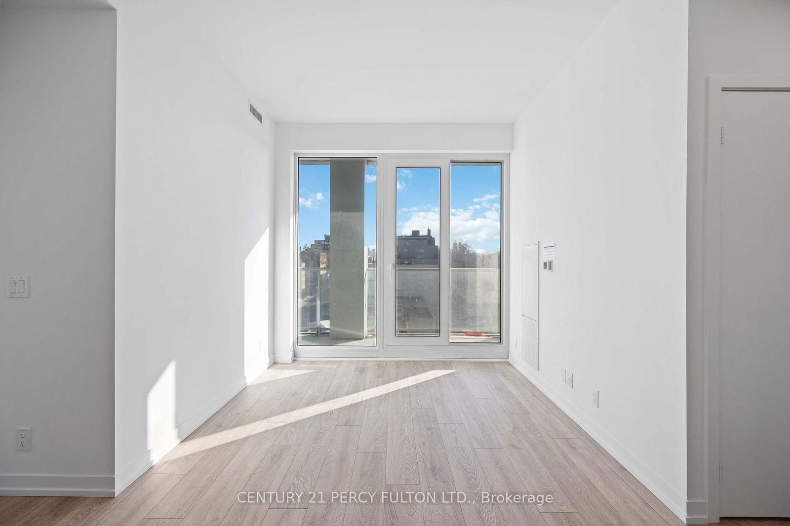 Condo for sale at 827-2020 Bathurst Street, Toronto, Humewood-Cedarvale, M5P 0A6 - MLS: C12096096