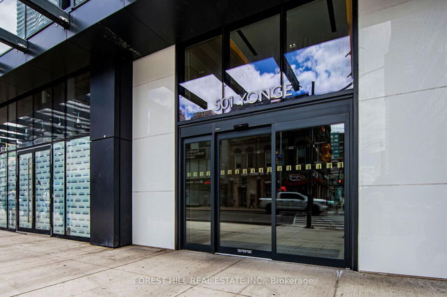 3809 - 501 Yonge Street