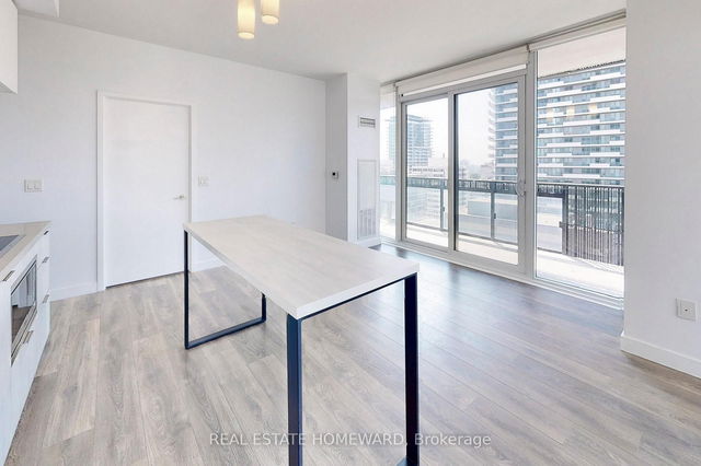 1503 - 8 Eglinton Avenue E