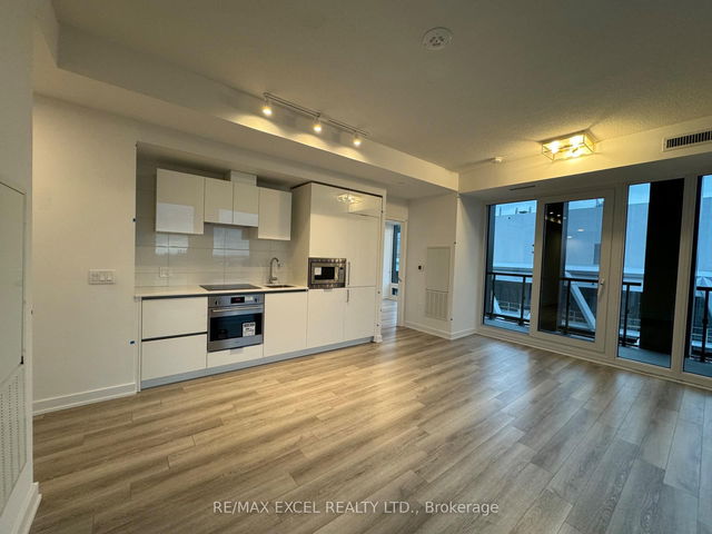 3708 - 238 Simcoe Street