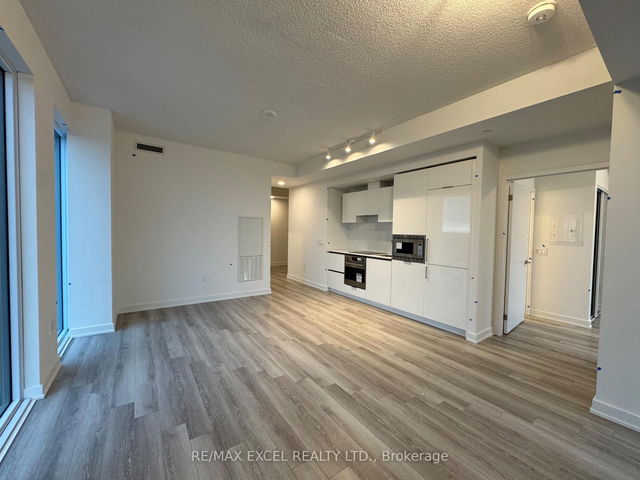 3708 - 238 Simcoe Street