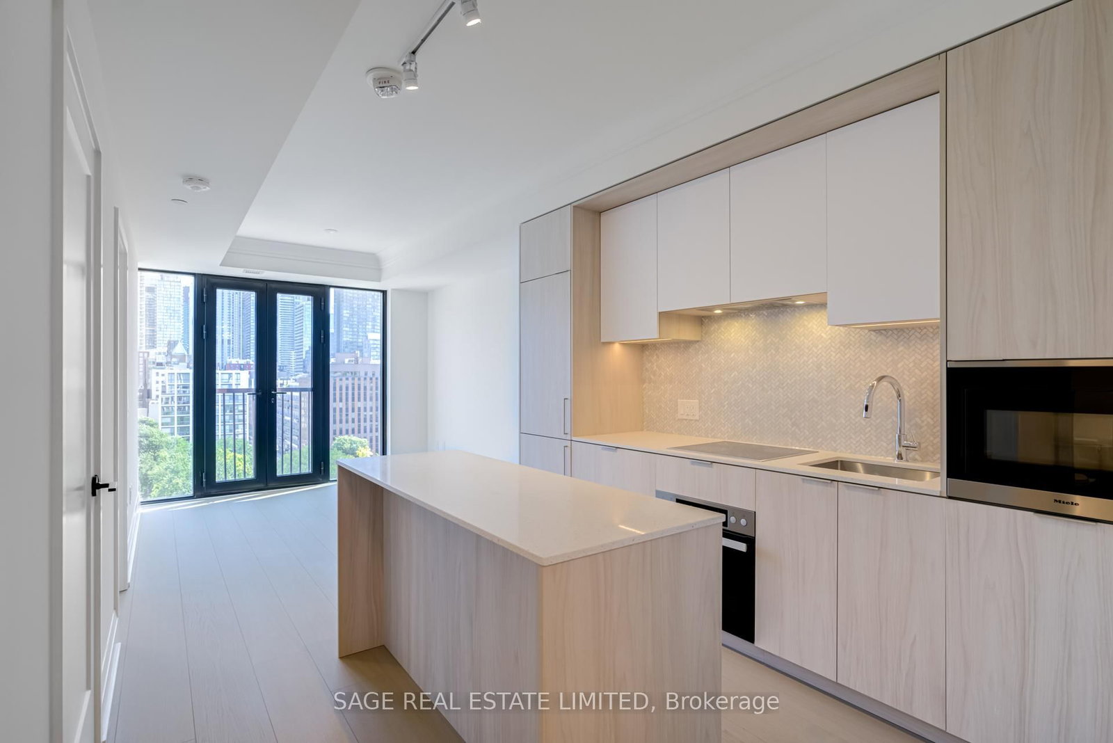 Listing Image 9