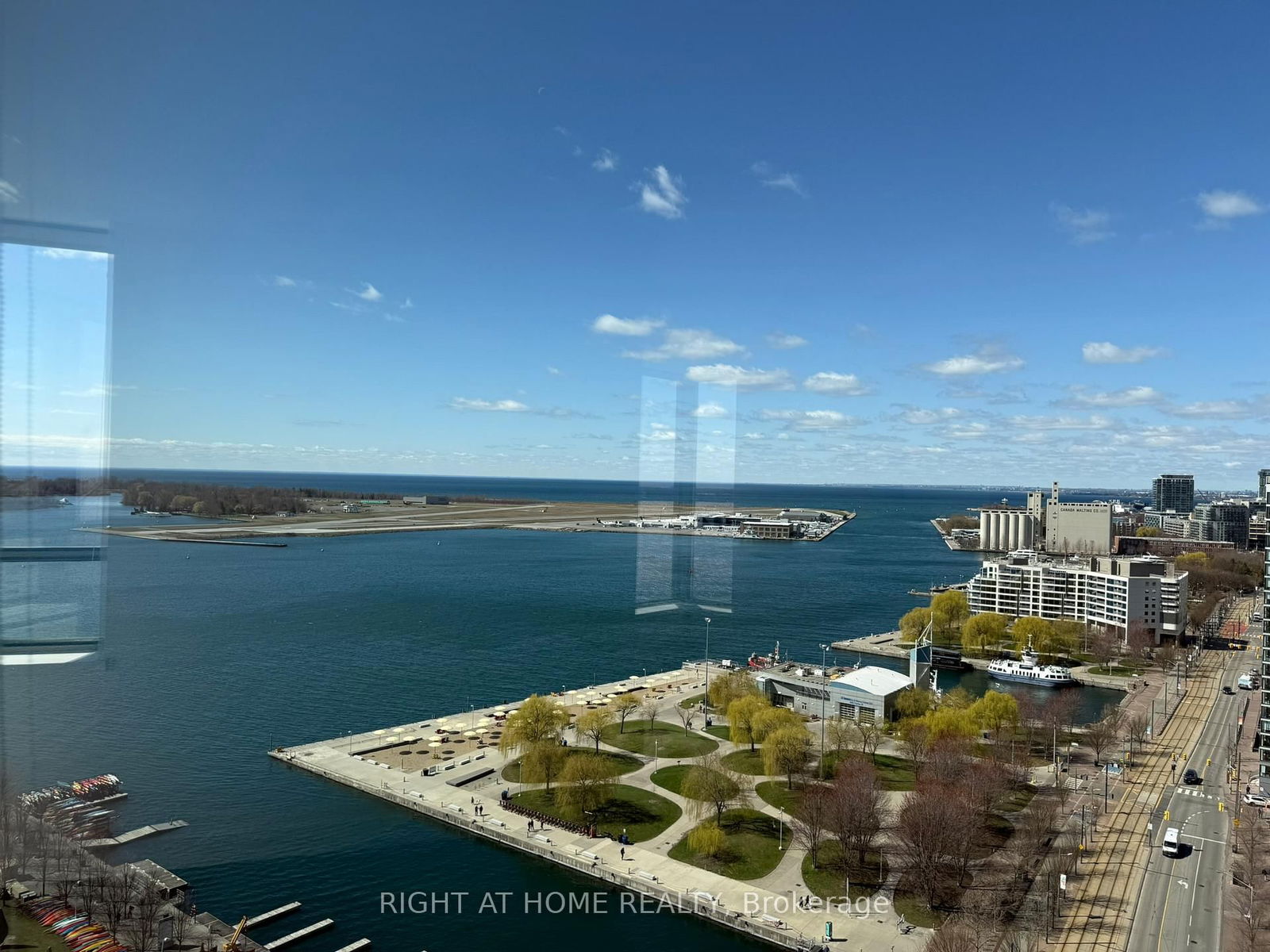 Condo for lease at 2102-270 Queens Quay, Toronto, Waterfront Communities C1, M5J 2N4 - MLS: C12096564