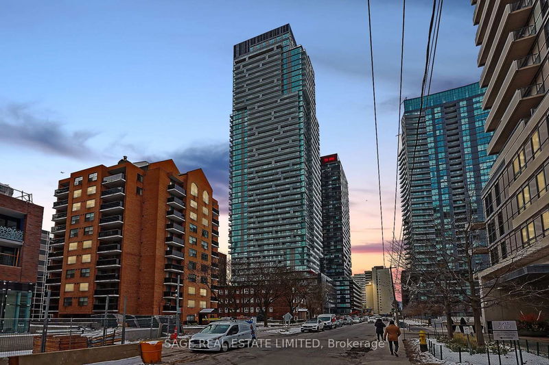 39 Roehampton Ave #3803, Toronto, Ontario
