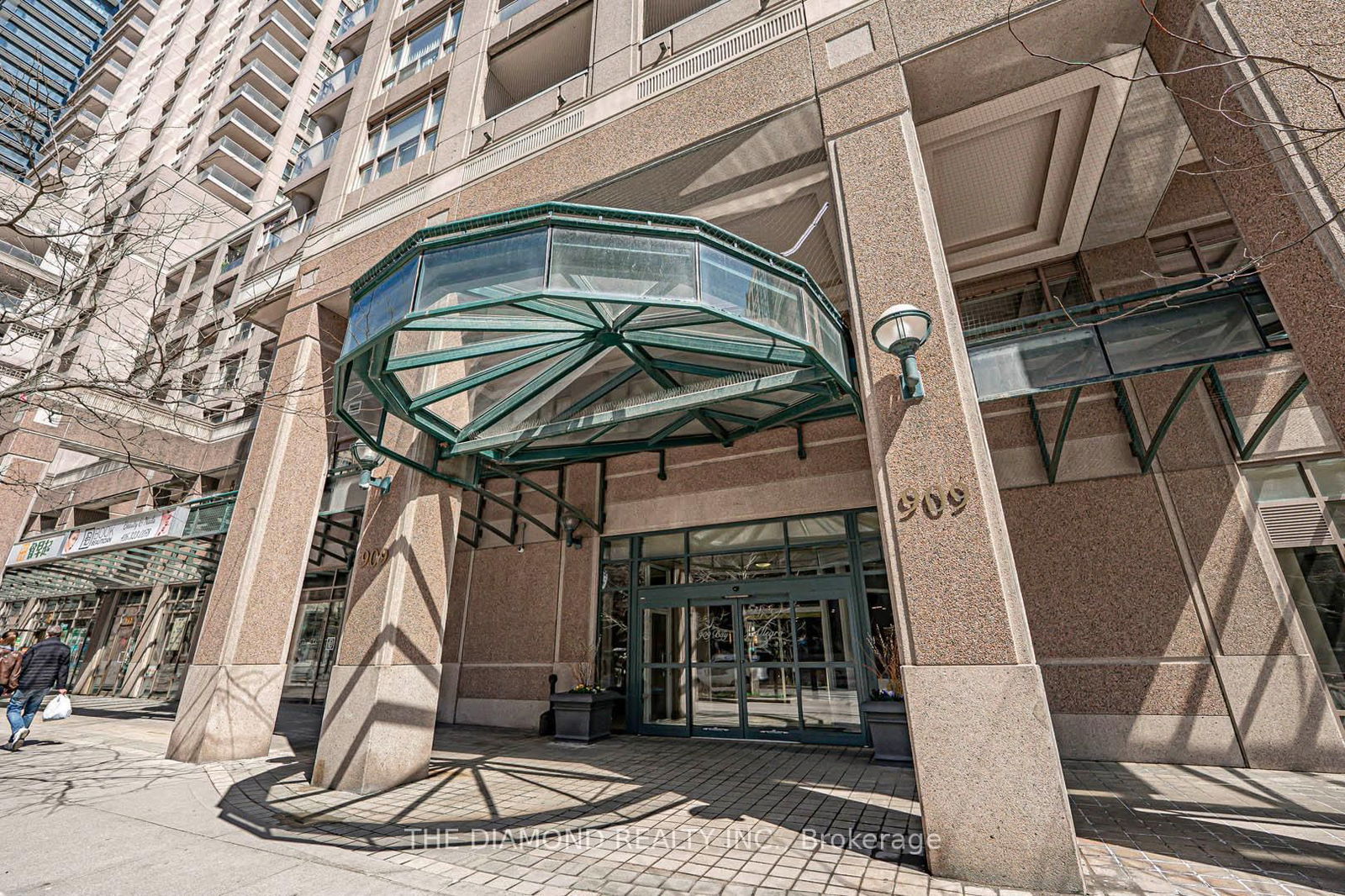 Condo for sale at 2101-909 Bay Street, Toronto, Bay Street Corridor, M5S 3G2 - MLS: C12096921