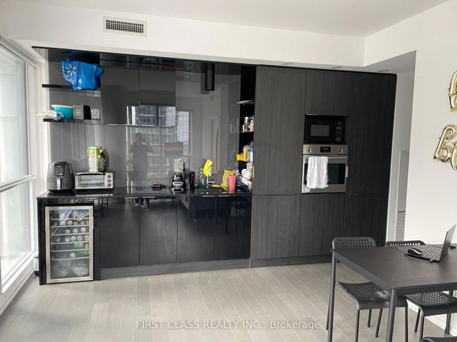 2BR 2906 - 70 Temperance Street