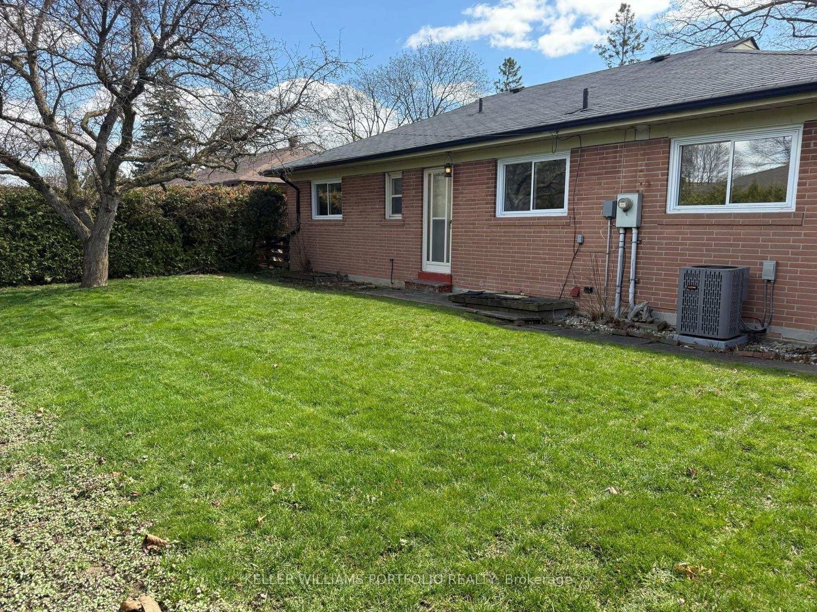 Detached House sold at 18 Treadgold Crescent, Toronto, Parkwoods-Donalda, M3A 1X2 - MLS: C12097173