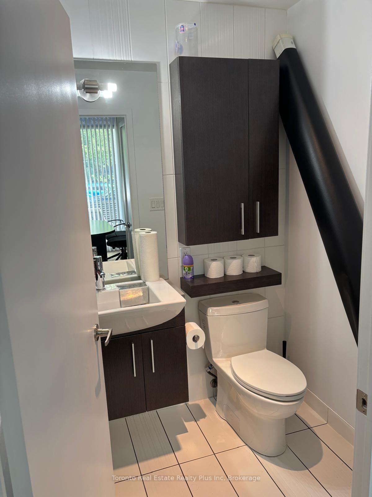 17 Capreol Court, Unit G10 - Photo 4