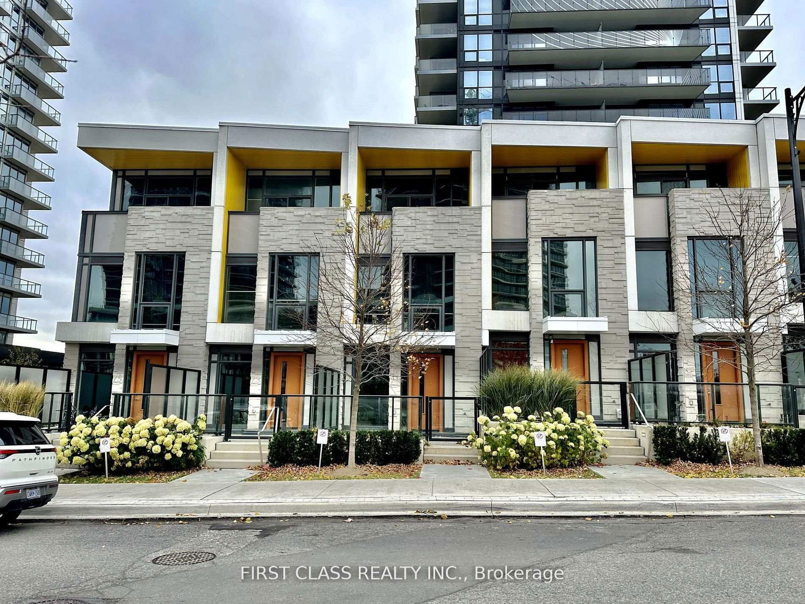 Townhouse leased at 71 Mcmahon Drive, Toronto, Bayview Village, M2K 0E4 - MLS: C12097388