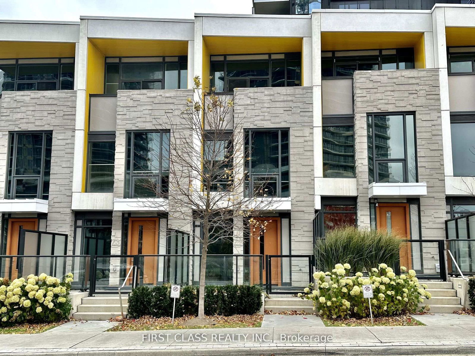 Townhouse leased at 71 Mcmahon Drive, Toronto, Bayview Village, M2K 0E4 - MLS: C12097388