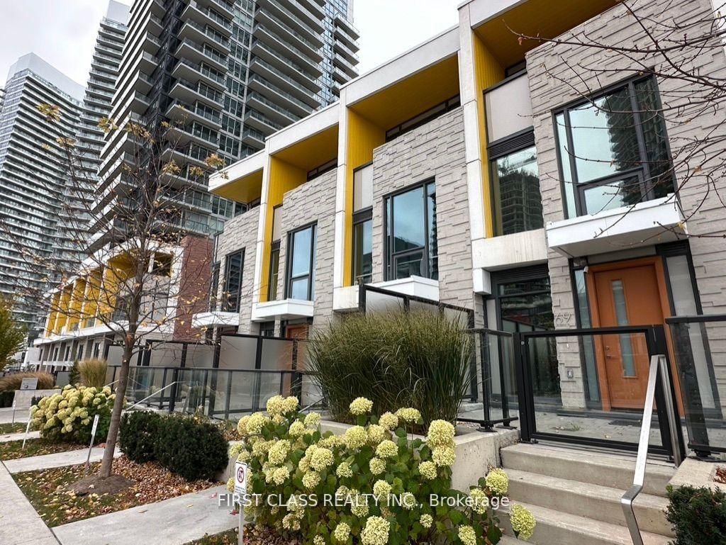 Townhouse leased at 71 Mcmahon Drive, Toronto, Bayview Village, M2K 0E4 - MLS: C12097388
