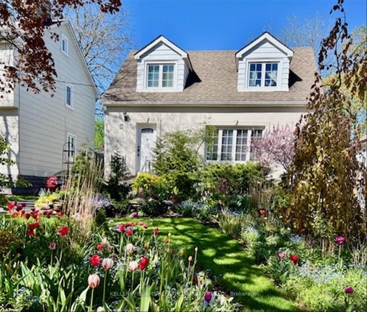 Detached House for sale at 8 Abbotsford Road, Toronto, Willowdale West, M2N 2P7 - MLS: C12097944