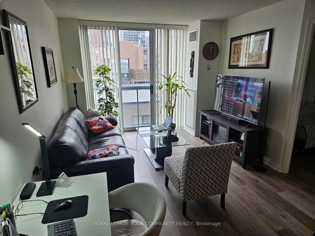 909 - 311 Richmond Street