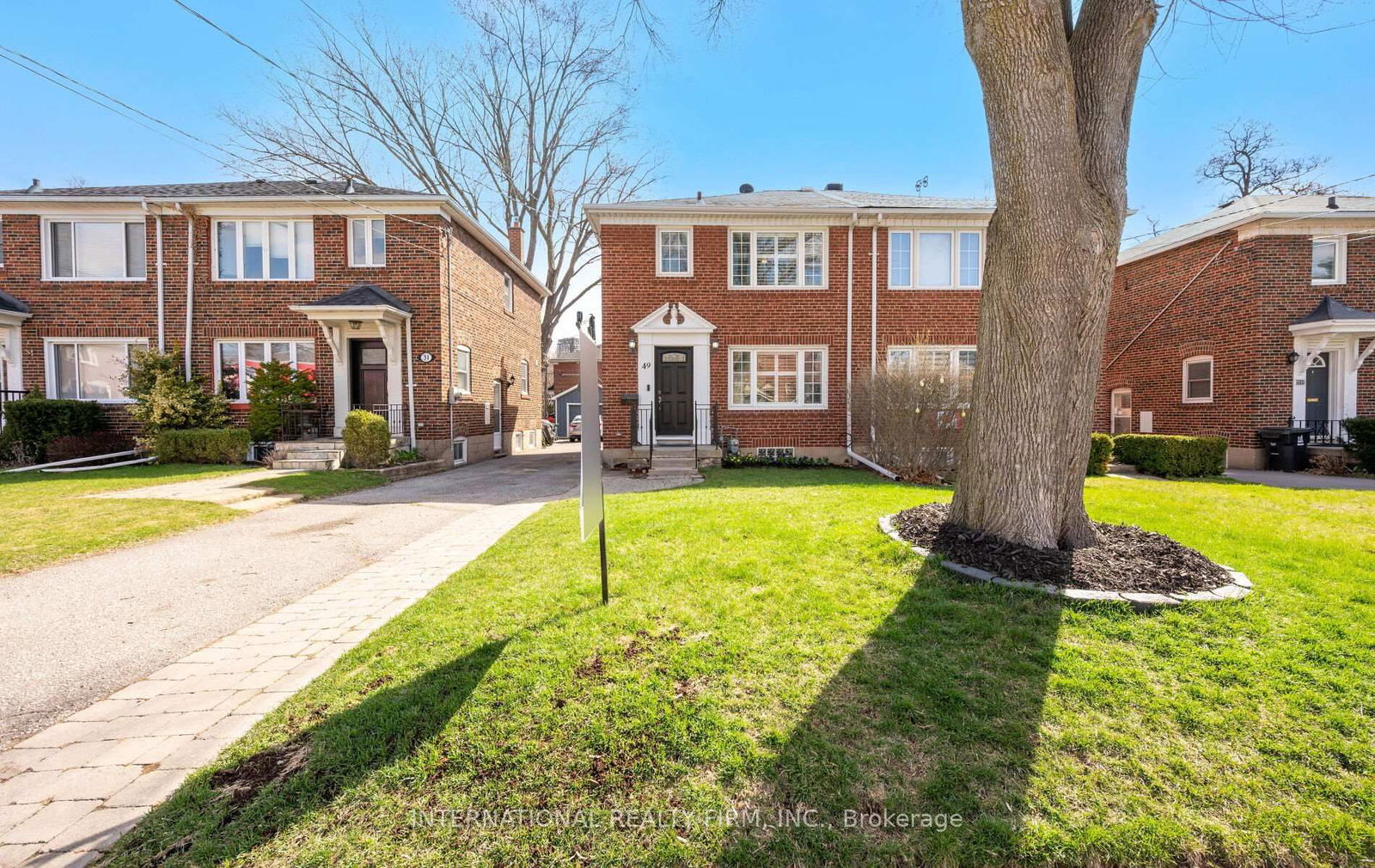 Semi-Detached House sold at 49 Brentcliffe Road, Toronto, Leaside, M4G 3Y4 - MLS: C12098419