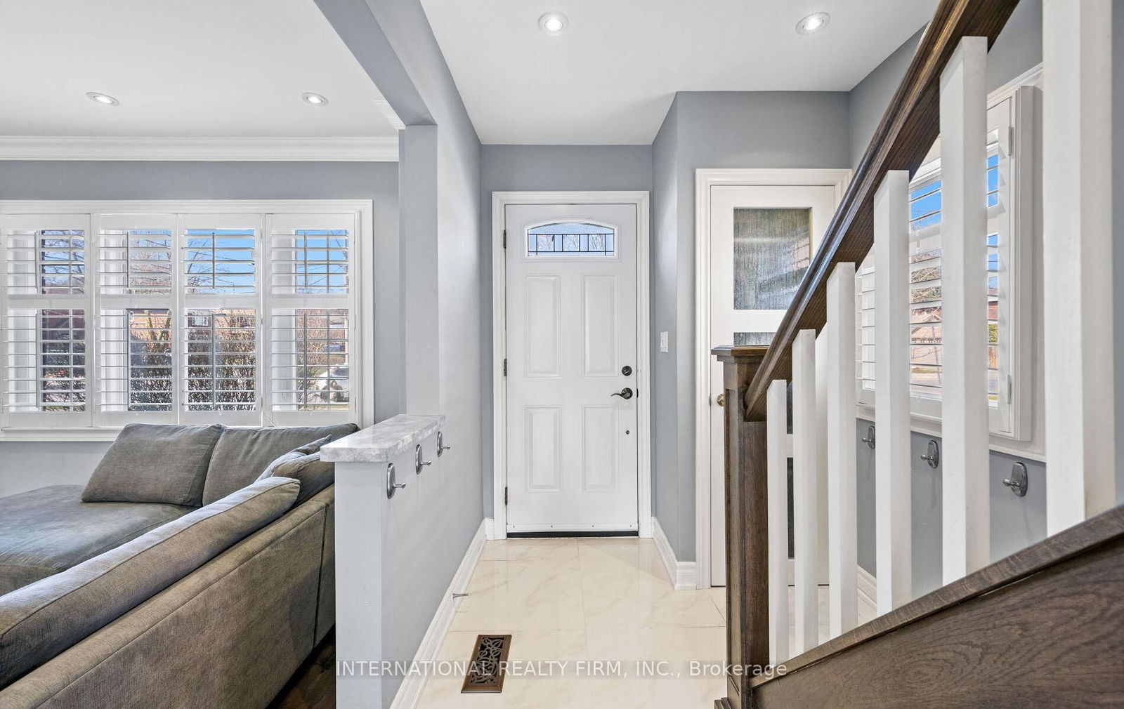 Semi-Detached House sold at 49 Brentcliffe Road, Toronto, Leaside, M4G 3Y4 - MLS: C12098419
