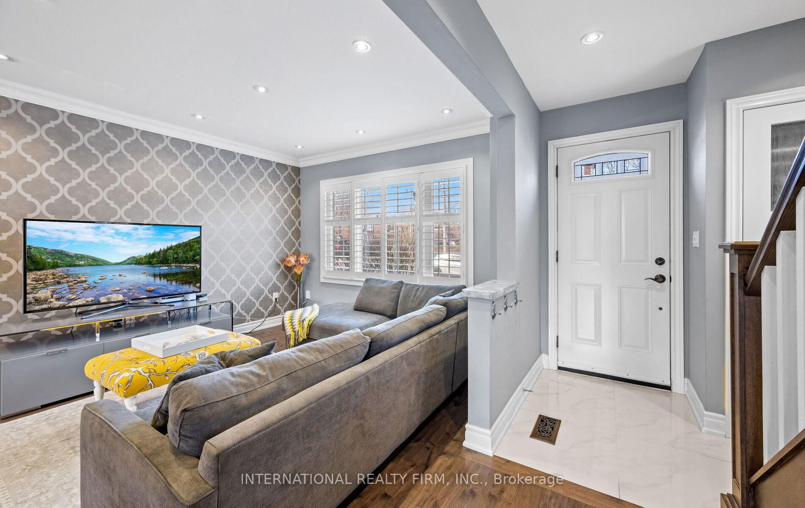 Semi-Detached House sold at 49 Brentcliffe Road, Toronto, Leaside, M4G 3Y4 - MLS: C12098419