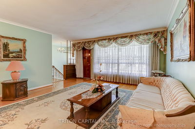 77 Fontainbleau Dr, Toronto - Newtonbrook West image-0-3