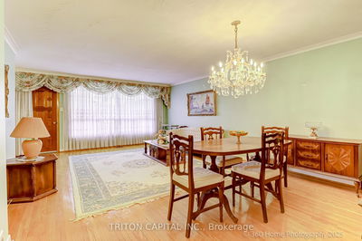 77 Fontainbleau Dr, Toronto - Newtonbrook West image-0-4
