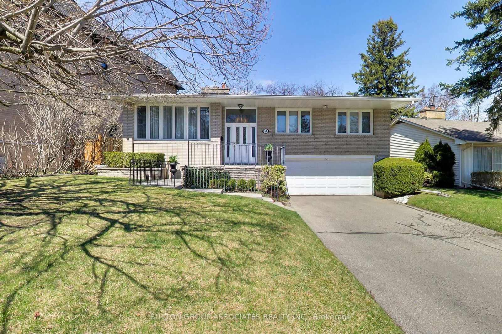 Detached House for sale at 51 Ravenscroft Circle, Toronto, Bayview Village, M2K 1X1 - MLS: C12099503
