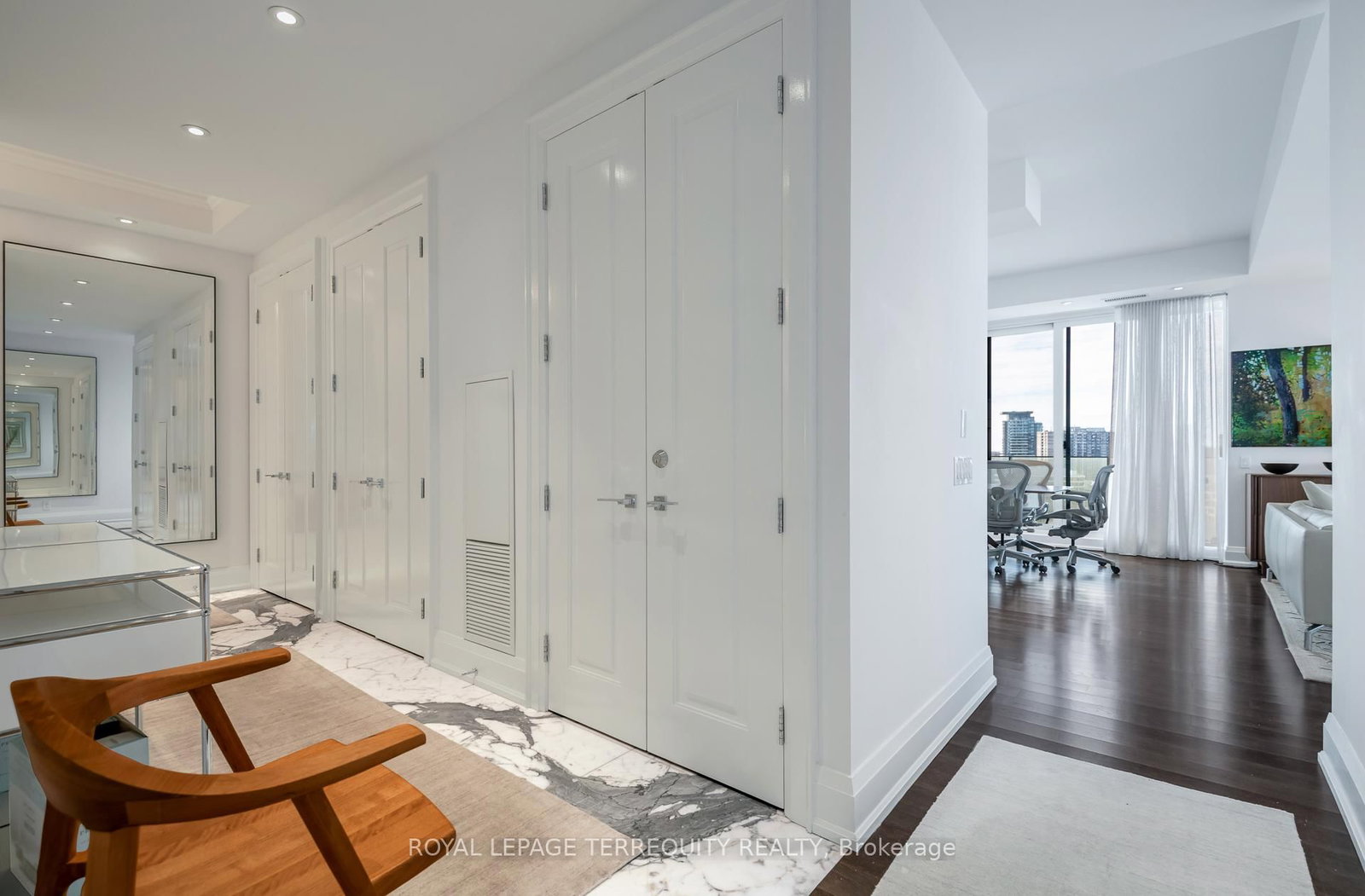 88 Davenport Road, Unit 1704 - Photo 11