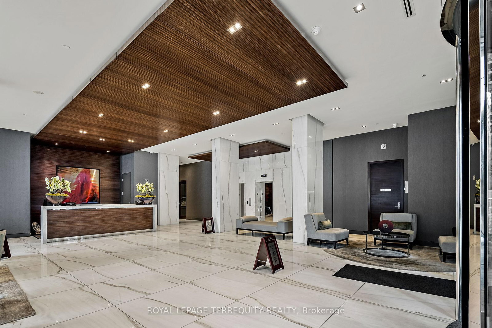 88 Davenport Road, Unit 1704 - Photo 6