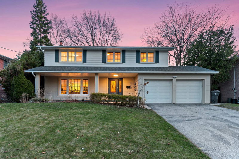 4 Robinter Dr, Toronto - Newtonbrook East image-0-0
