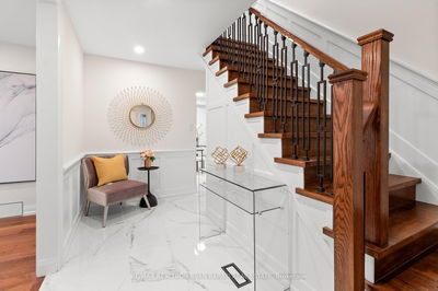 4 Robinter Dr, Toronto - Newtonbrook East image-0-2