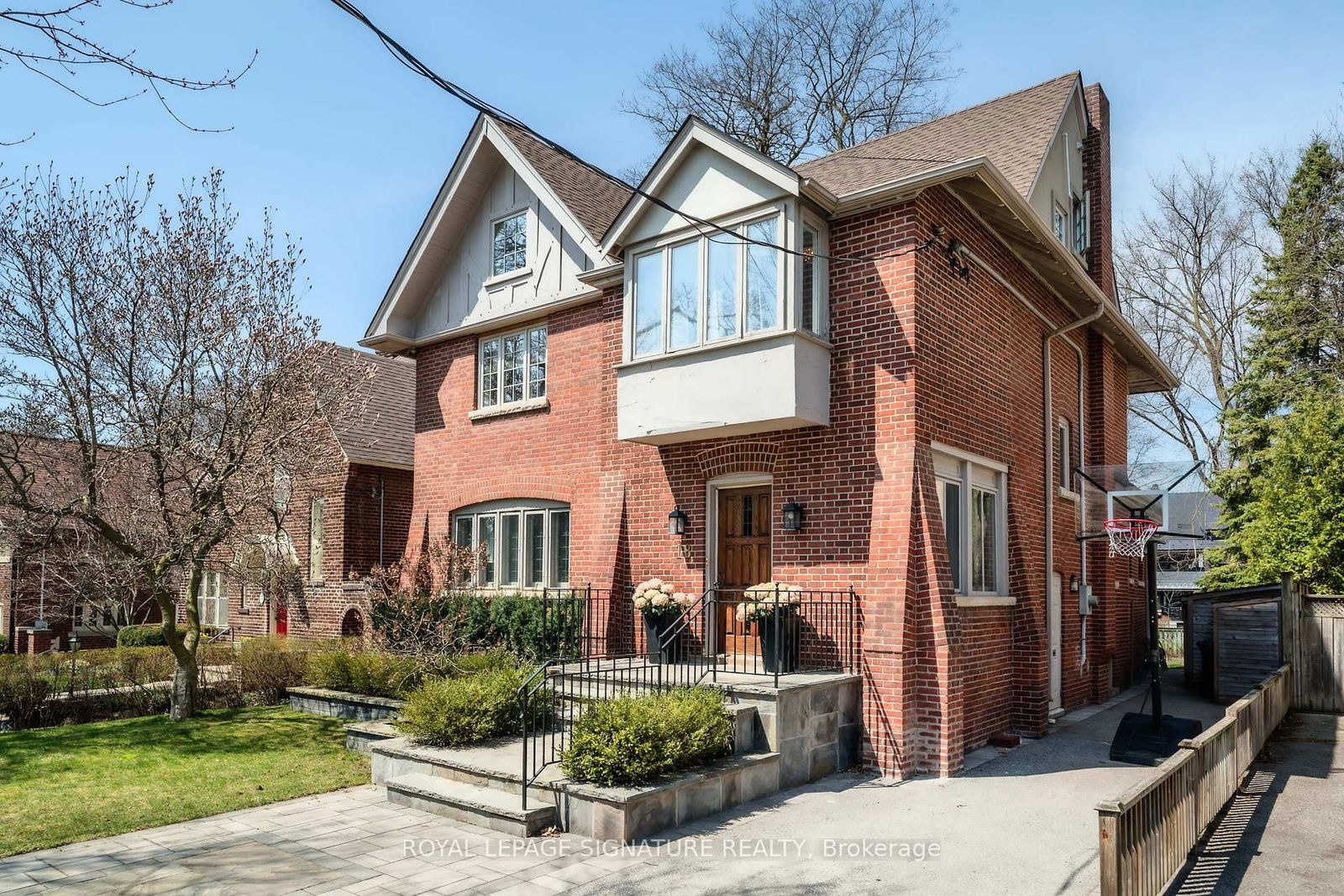 Detached House for sale at 18 Weybourne Crescent, Toronto, Lawrence Park South, M4N 2R3 - MLS: C12100050